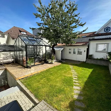 A Place To Stavanger, 1 * 스타방에르